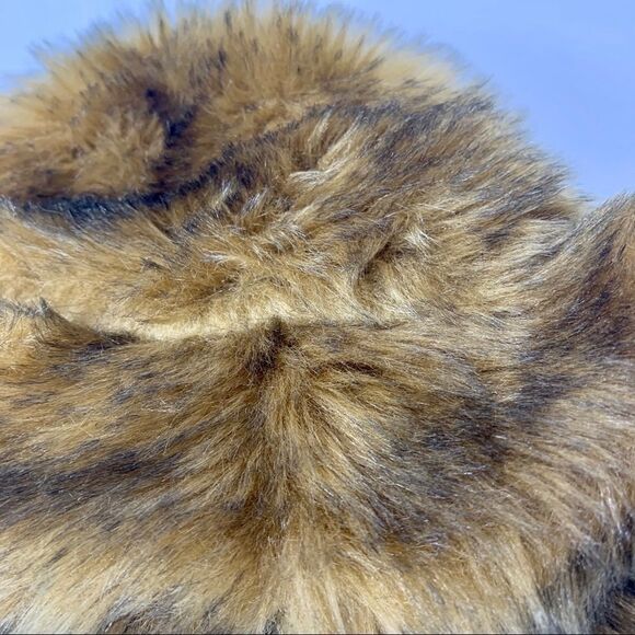 Mink faux fur hat with brown fleece lining - Picture 7 of 8